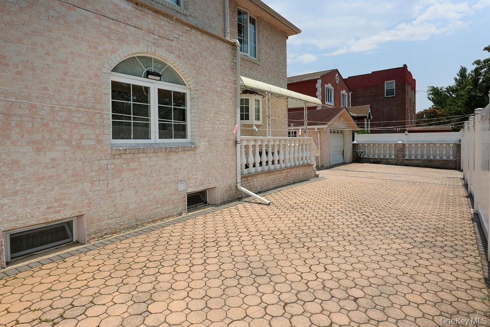 Single Family 79th Avenue Queens, NY 11004, MLS-1030270-31