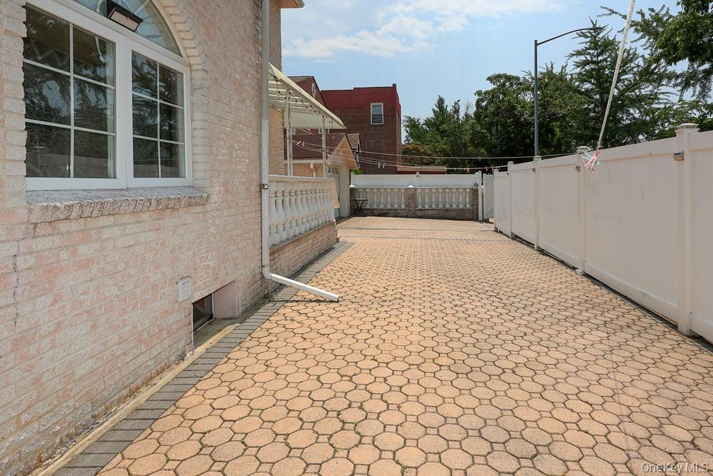 Single Family 79th Avenue Queens, NY 11004, MLS-1030270-32
