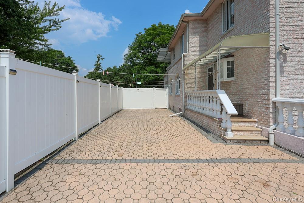 Single Family 79th Avenue Queens, NY 11004, MLS-1030270-34