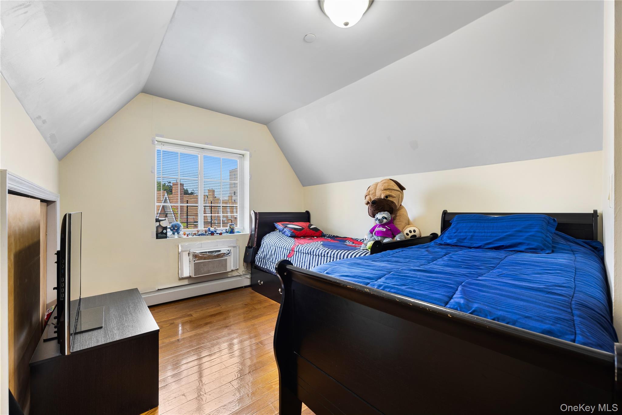 Single Family 183rd Street Queens, NY 11365, MLS-1030287-16