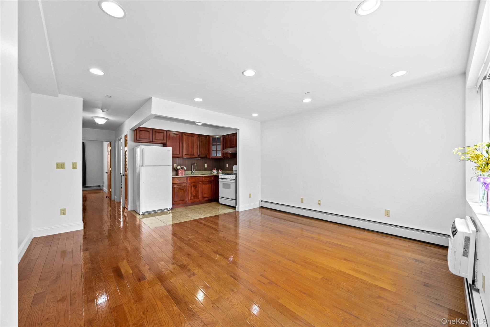 Single Family 183rd Street Queens, NY 11365, MLS-1030287-18