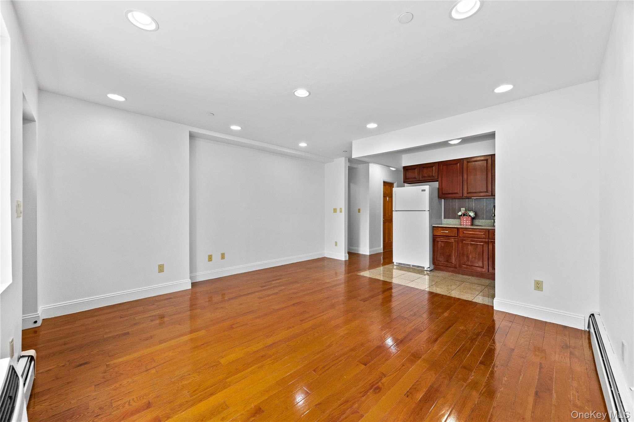Single Family 183rd Street Queens, NY 11365, MLS-1030287-20