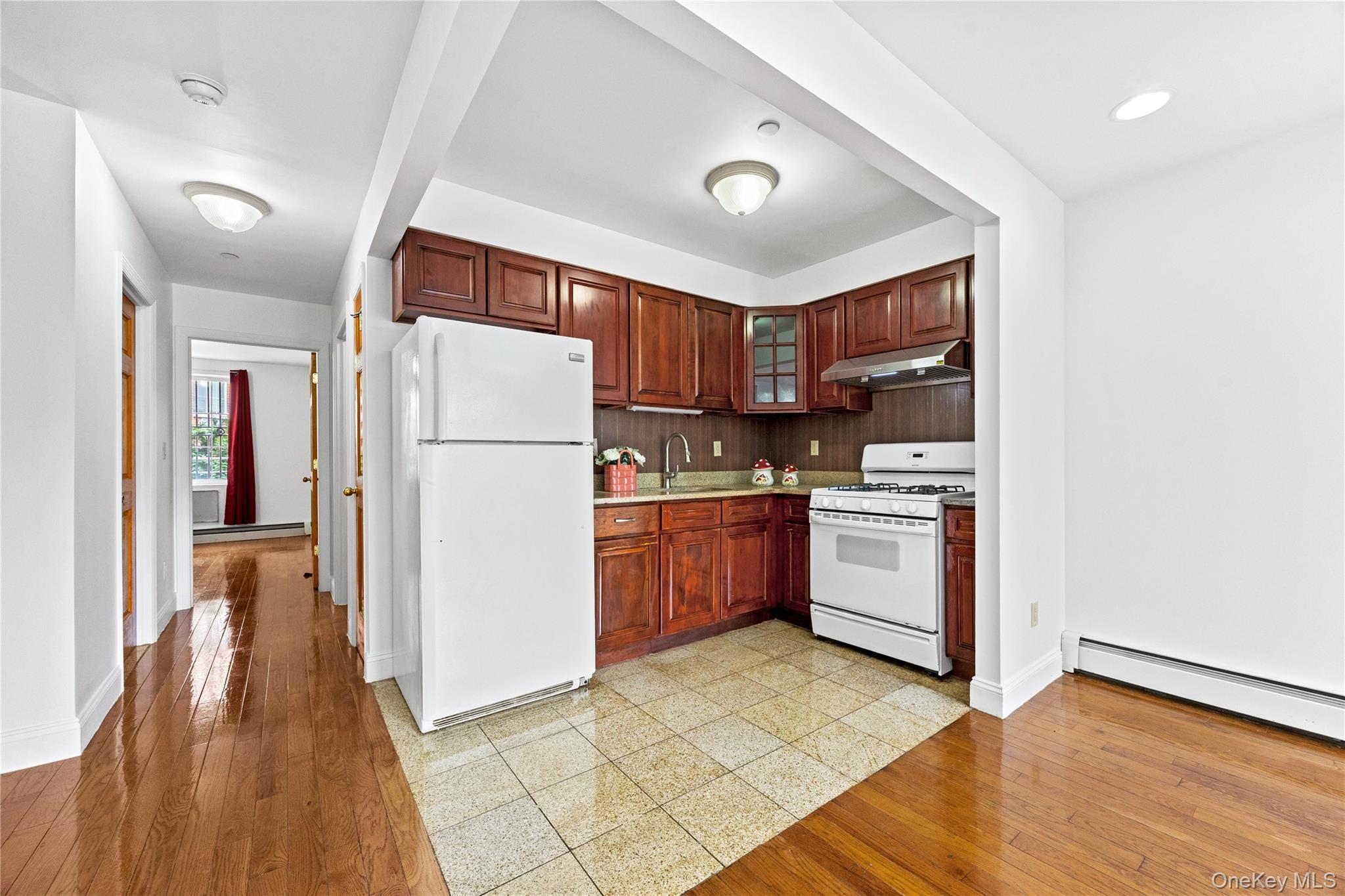 Single Family 183rd Street Queens, NY 11365, MLS-1030287-21