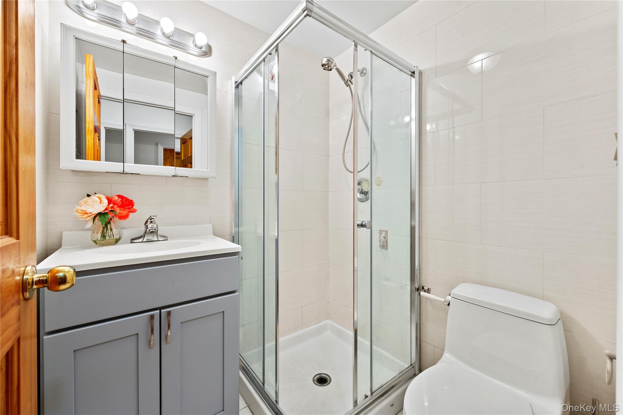 Single Family 183rd Street Queens, NY 11365, MLS-1030287-29