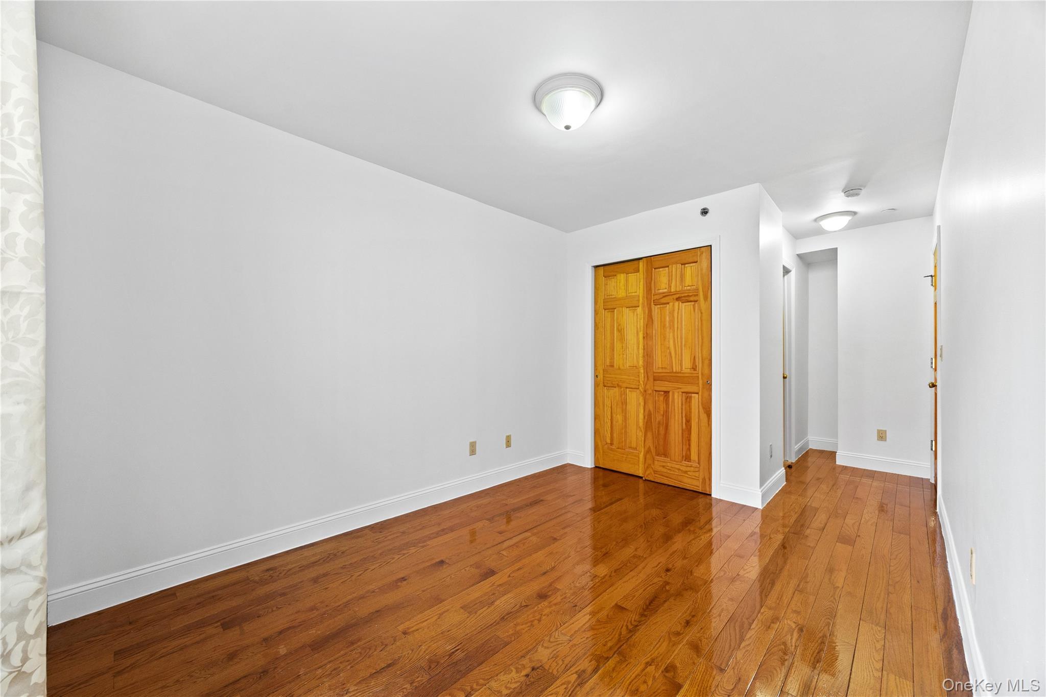 Single Family 183rd Street Queens, NY 11365, MLS-1030287-31