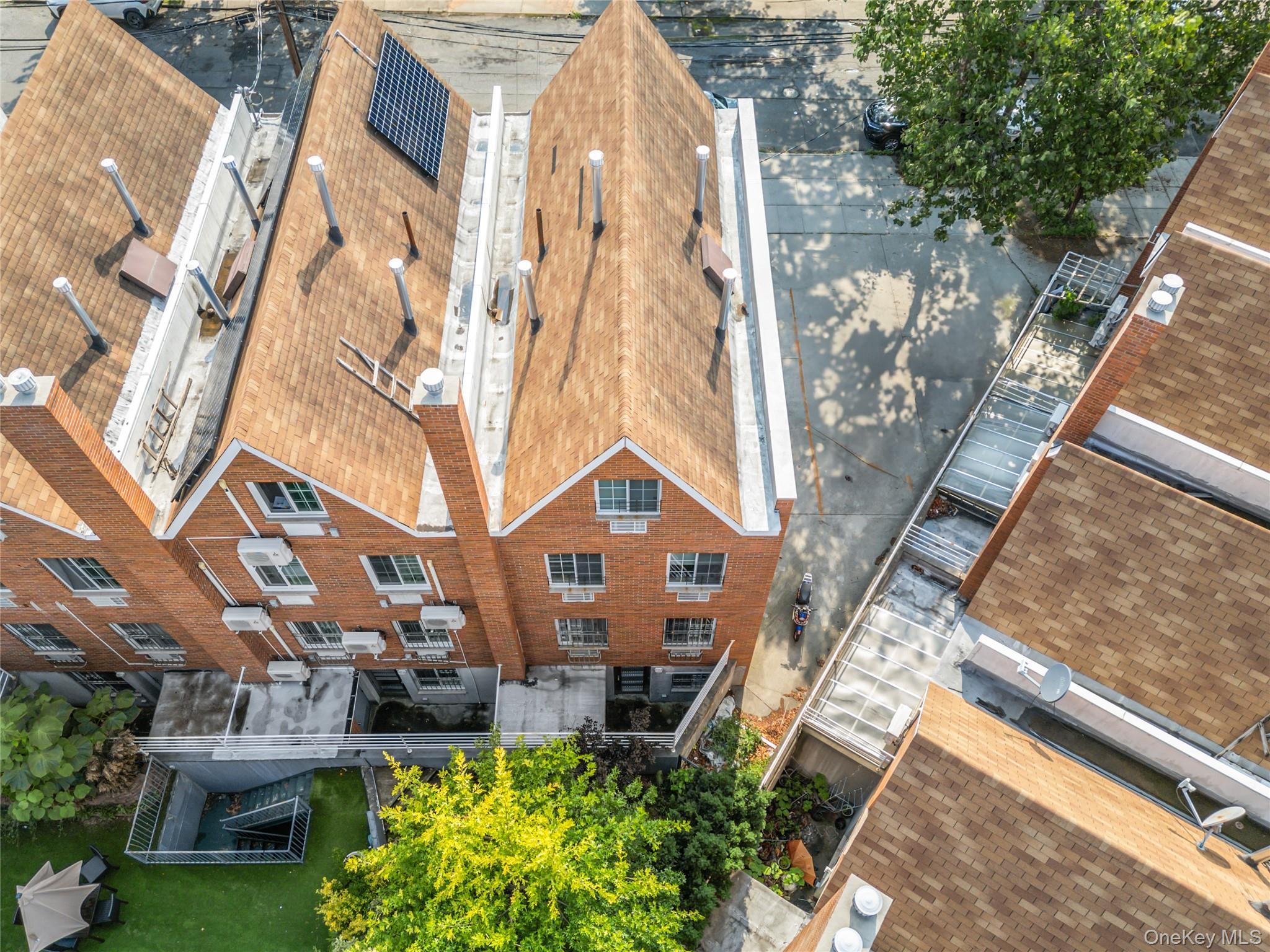 Single Family 183rd Street  Queens, NY 11365, MLS-1030287-44