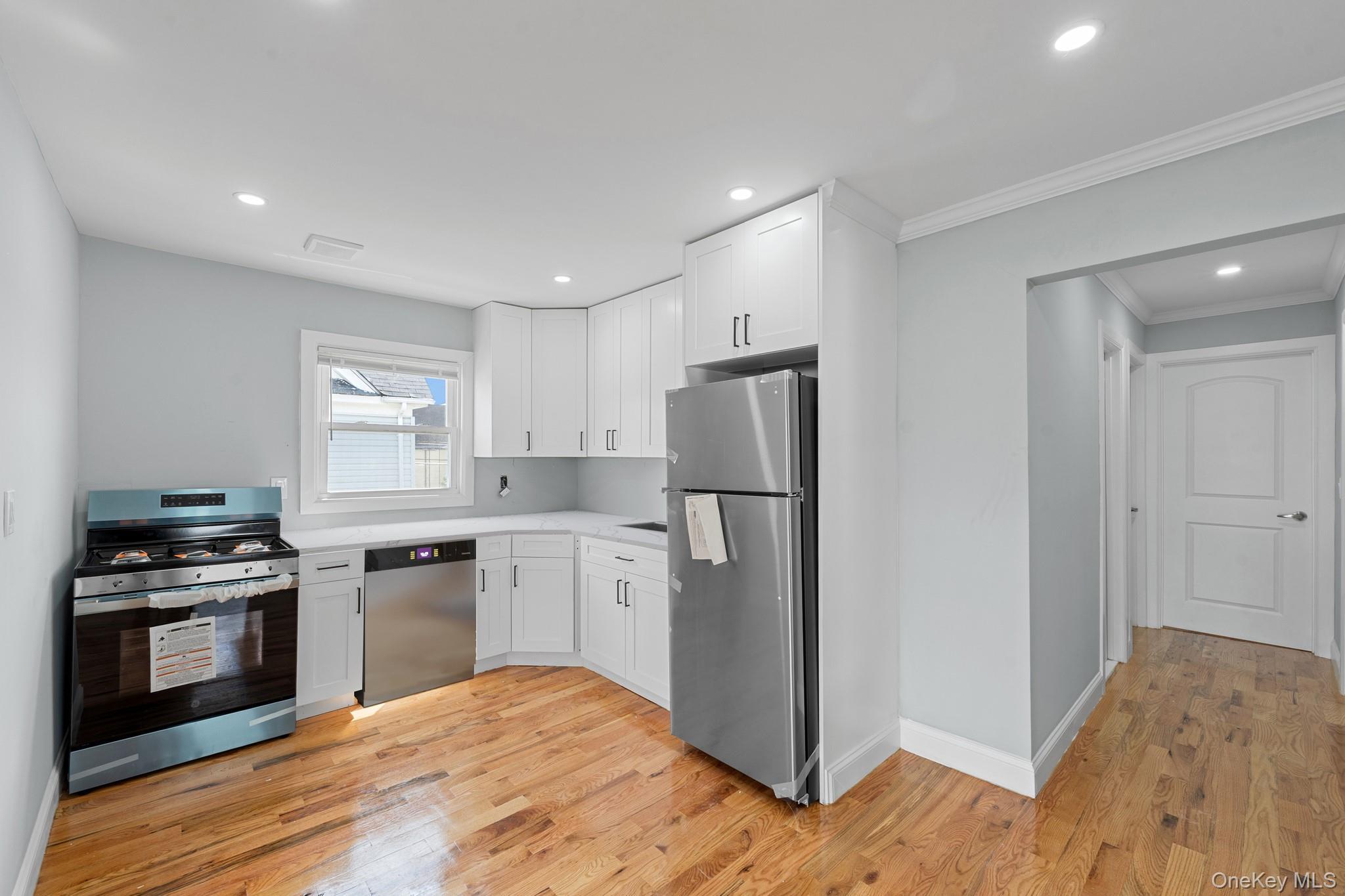 Single Family 219th Street  Queens, NY 11413, MLS-1030304-4