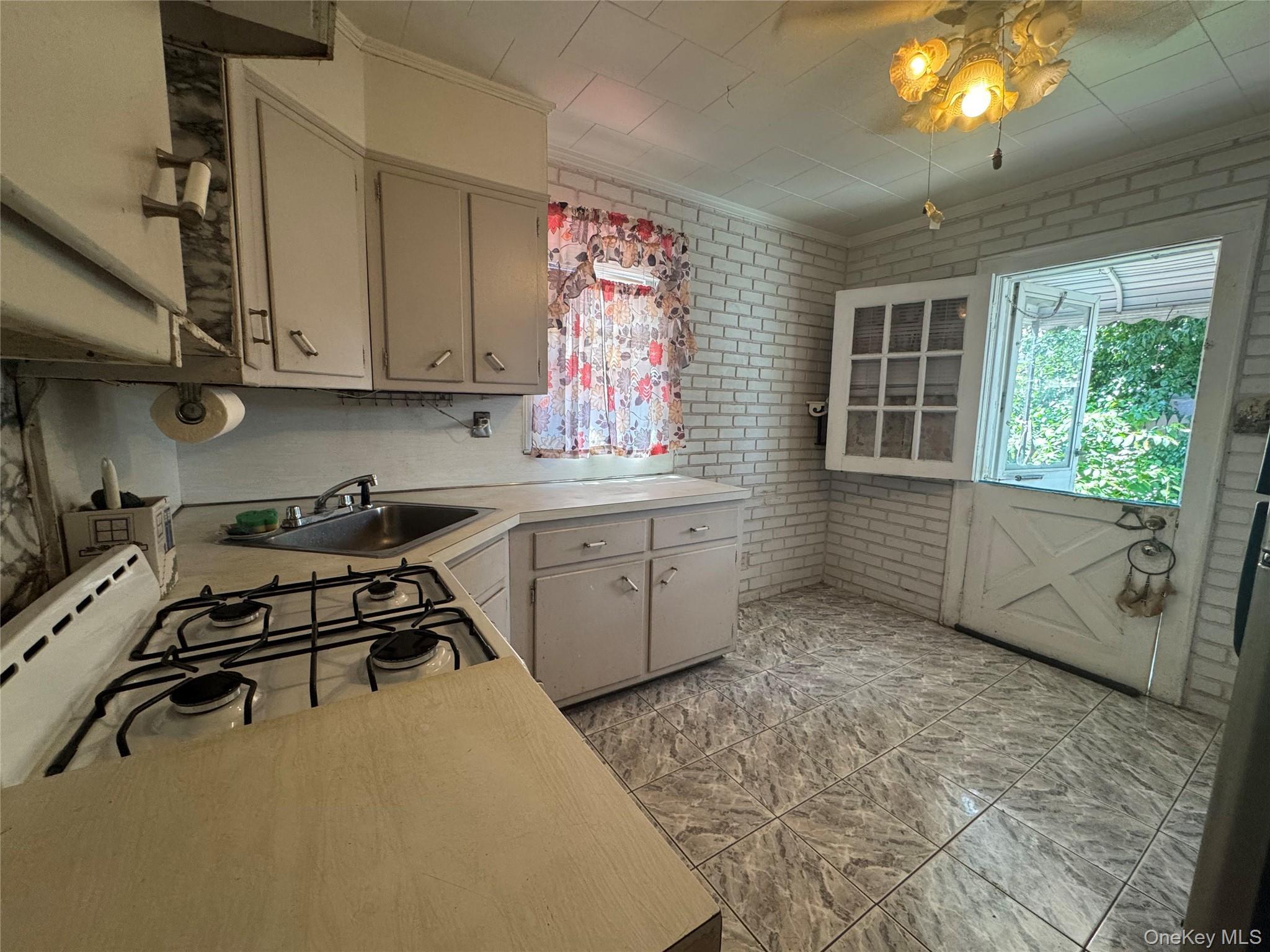 Single Family 37th Drive Queens, NY 11368, MLS-1030364-11