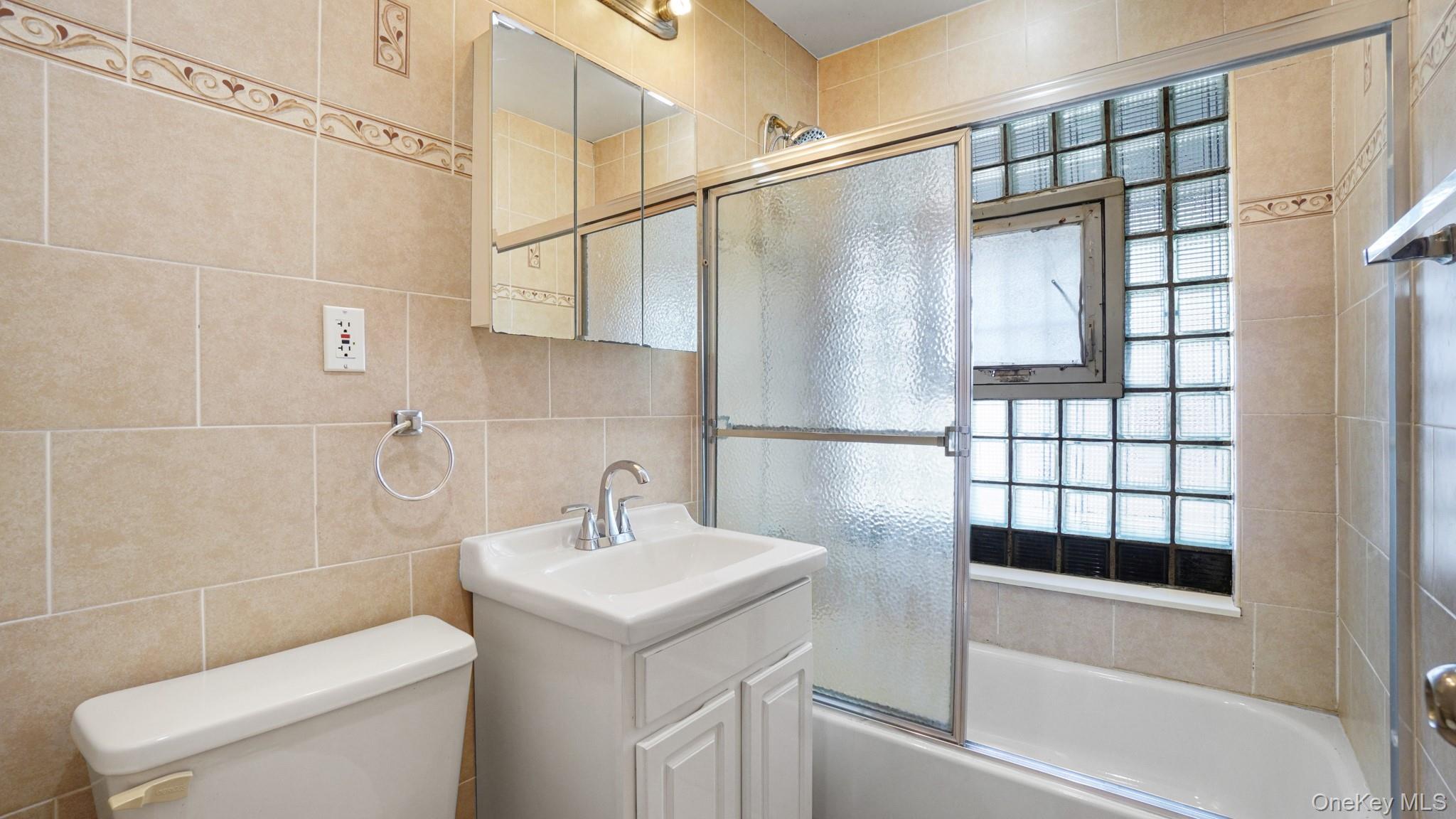 Single Family Seymour Avenue Bronx, NY 10469, MLS-1030405-11