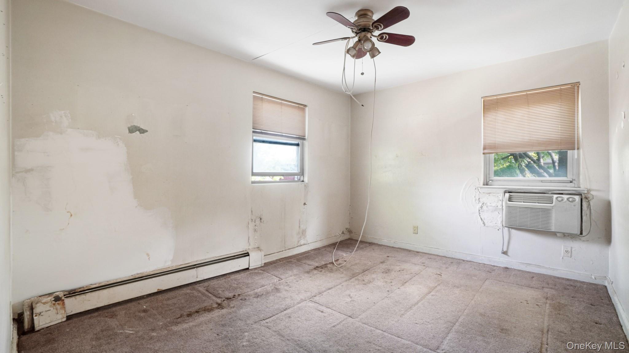 Single Family Seymour Avenue Bronx, NY 10469, MLS-1030405-12