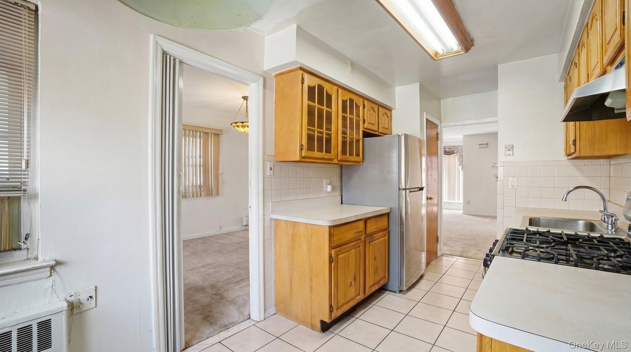 Single Family Seymour Avenue Bronx, NY 10469, MLS-1030405-29