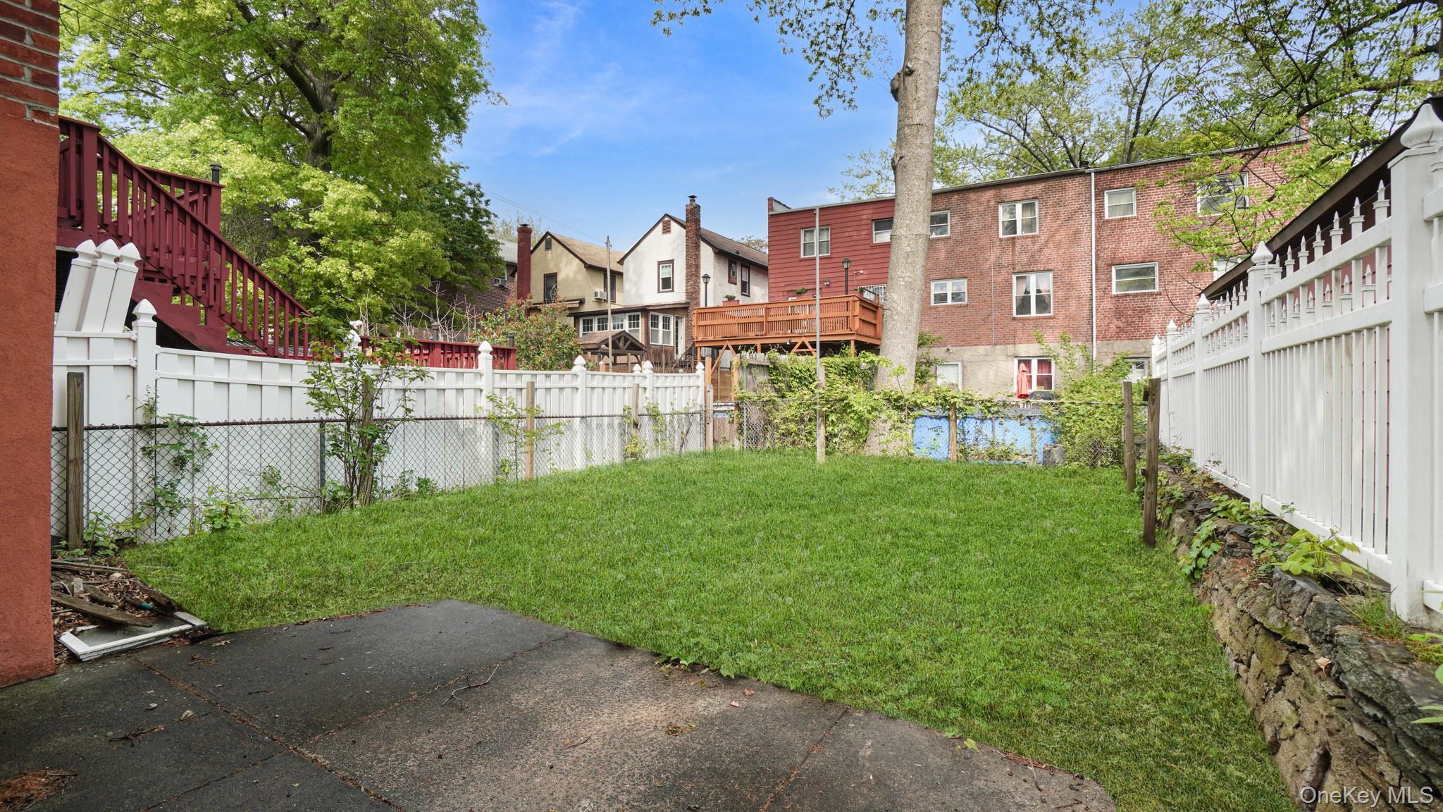 Single Family Seymour Avenue Bronx, NY 10469, MLS-1030405-3
