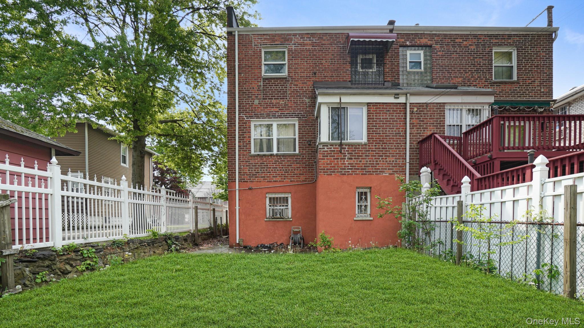 Single Family Seymour Avenue Bronx, NY 10469, MLS-1030405-4