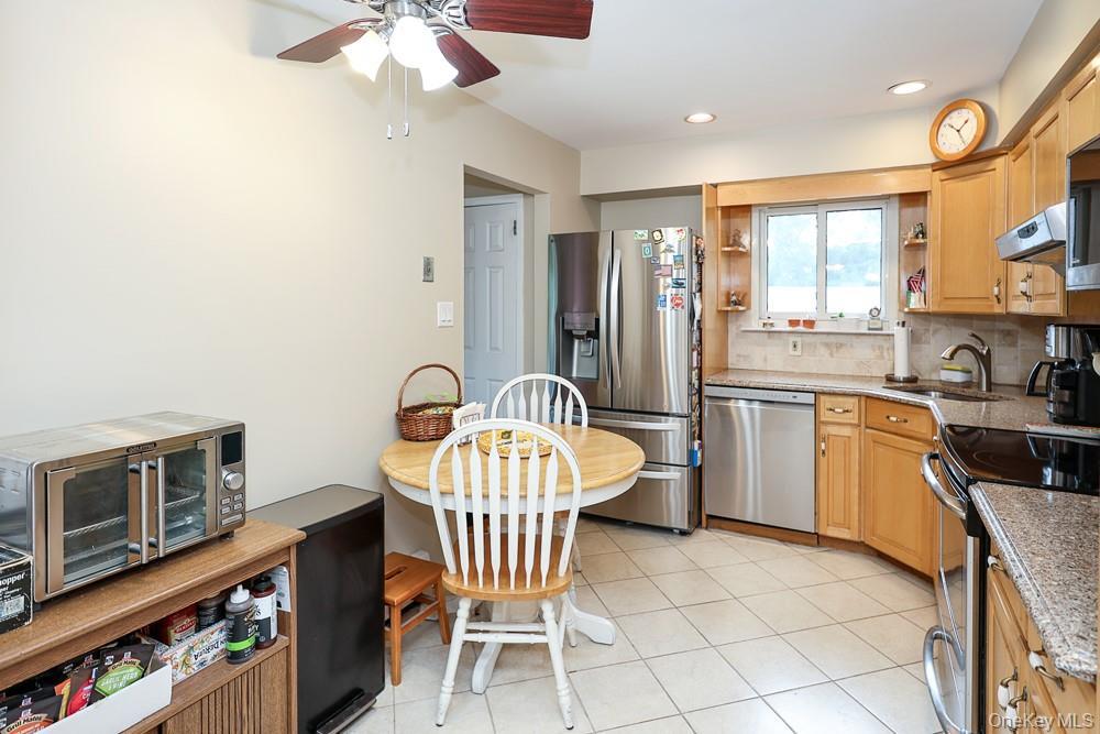 Single Family N Windsor Avenue  Suffolk County, NY 11718, MLS-1030408-11