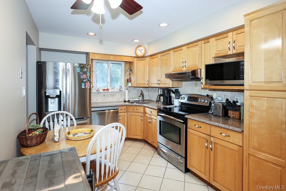 Single Family N Windsor Avenue  Suffolk County, NY 11718, MLS-1030408-12