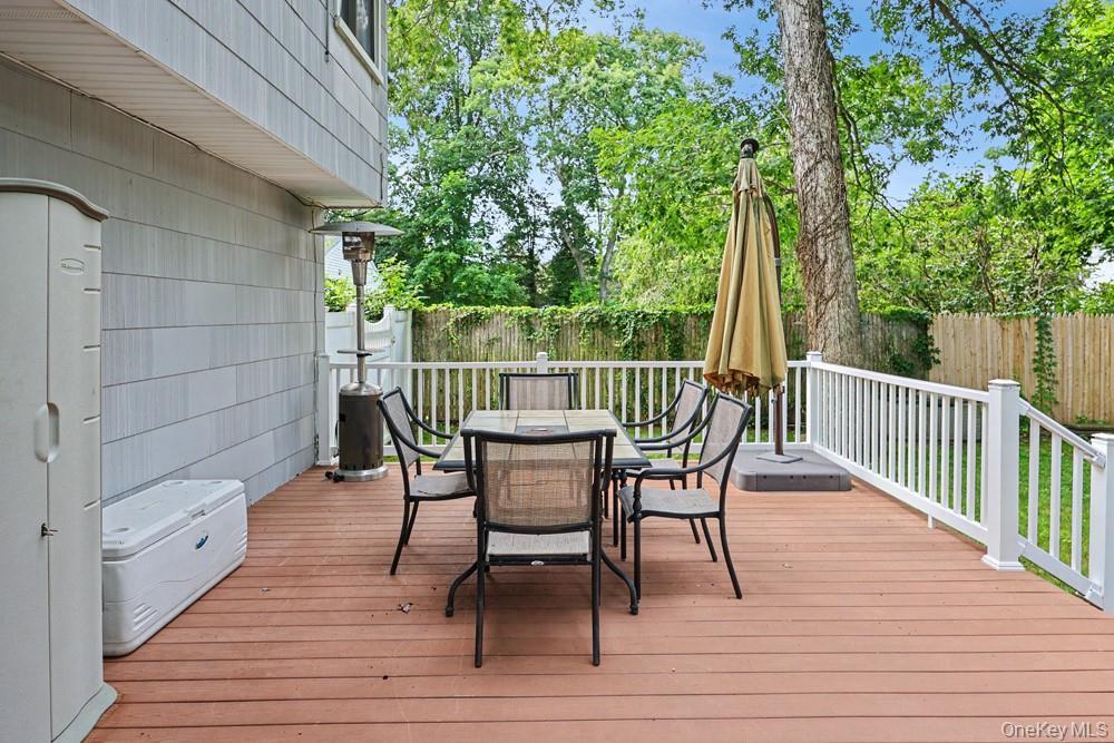Single Family N Windsor Avenue  Suffolk County, NY 11718, MLS-1030408-25