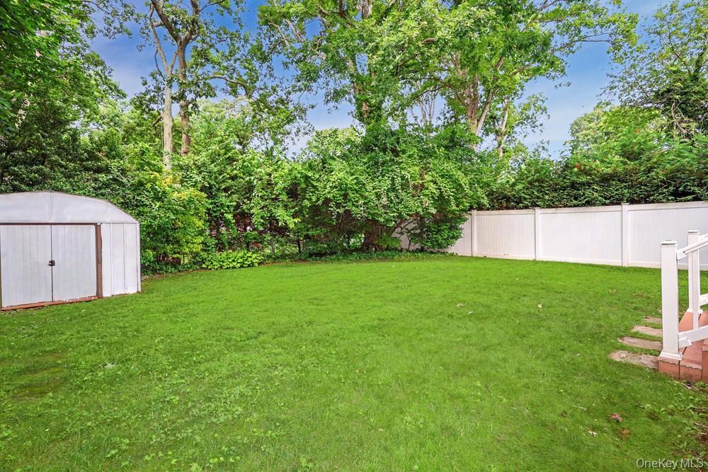 Single Family N Windsor Avenue  Suffolk County, NY 11718, MLS-1030408-29
