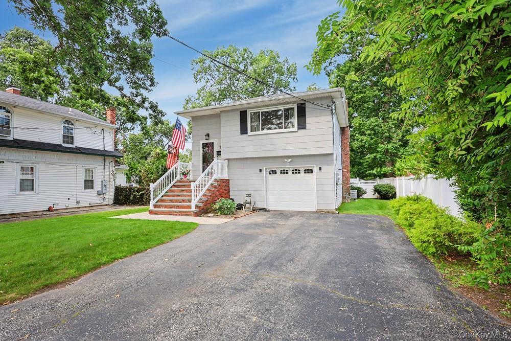 Single Family N Windsor Avenue  Suffolk County, NY 11718, MLS-1030408-3
