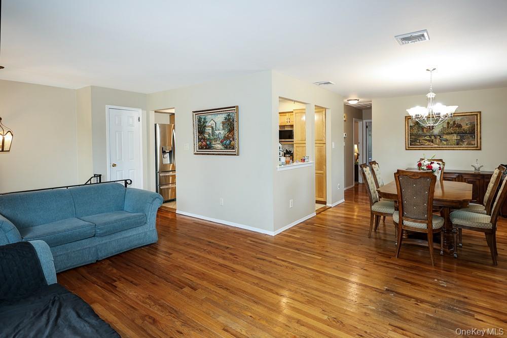 Single Family N Windsor Avenue  Suffolk County, NY 11718, MLS-1030408-6