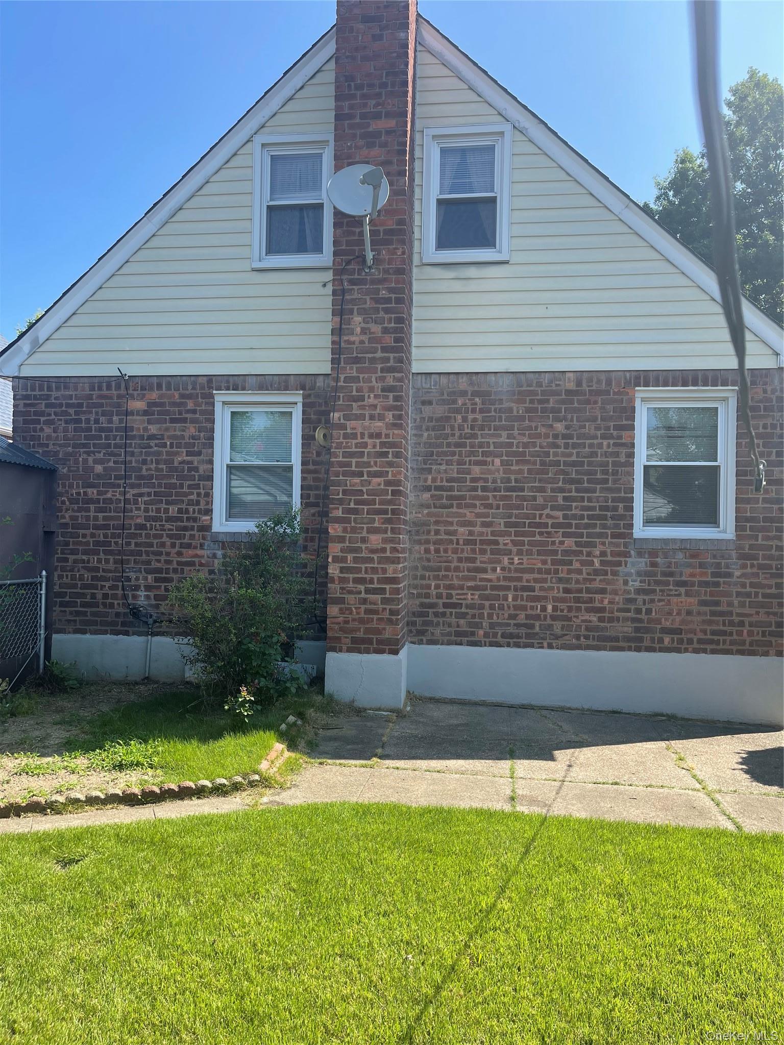 Single Family 221st Place Queens, NY 11427, MLS-1030411-14