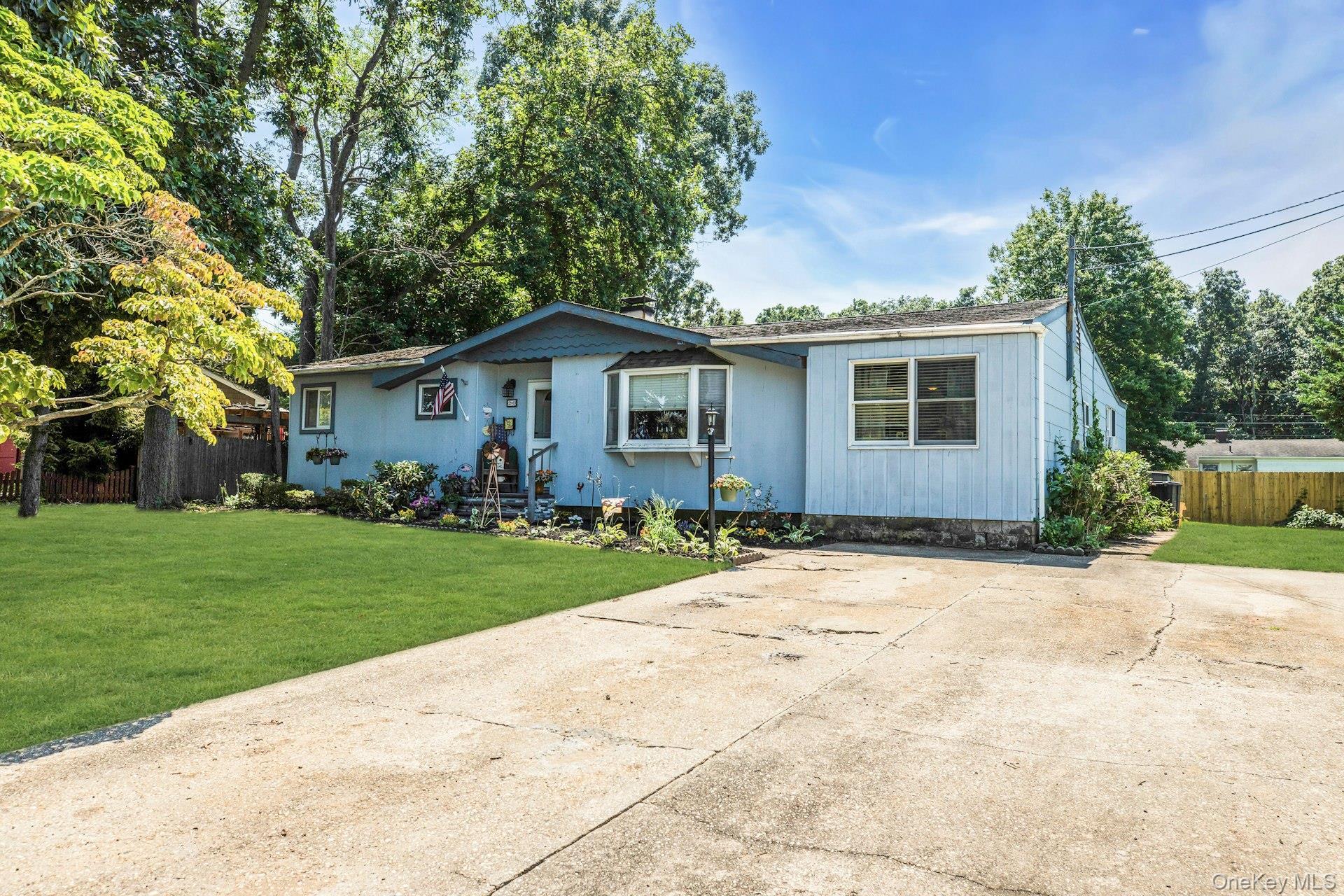 Single Family Betsy Drive Suffolk County, NY 11796, MLS-1030449-3