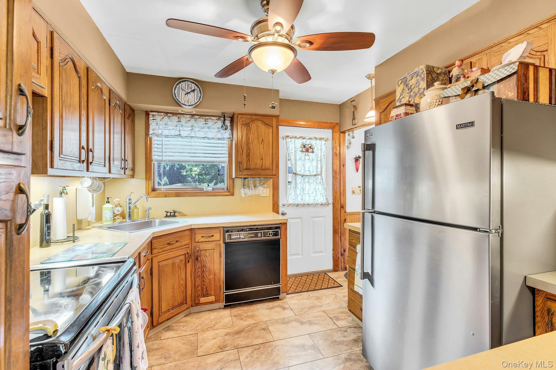 Single Family Betsy Drive Suffolk County, NY 11796, MLS-1030449-8