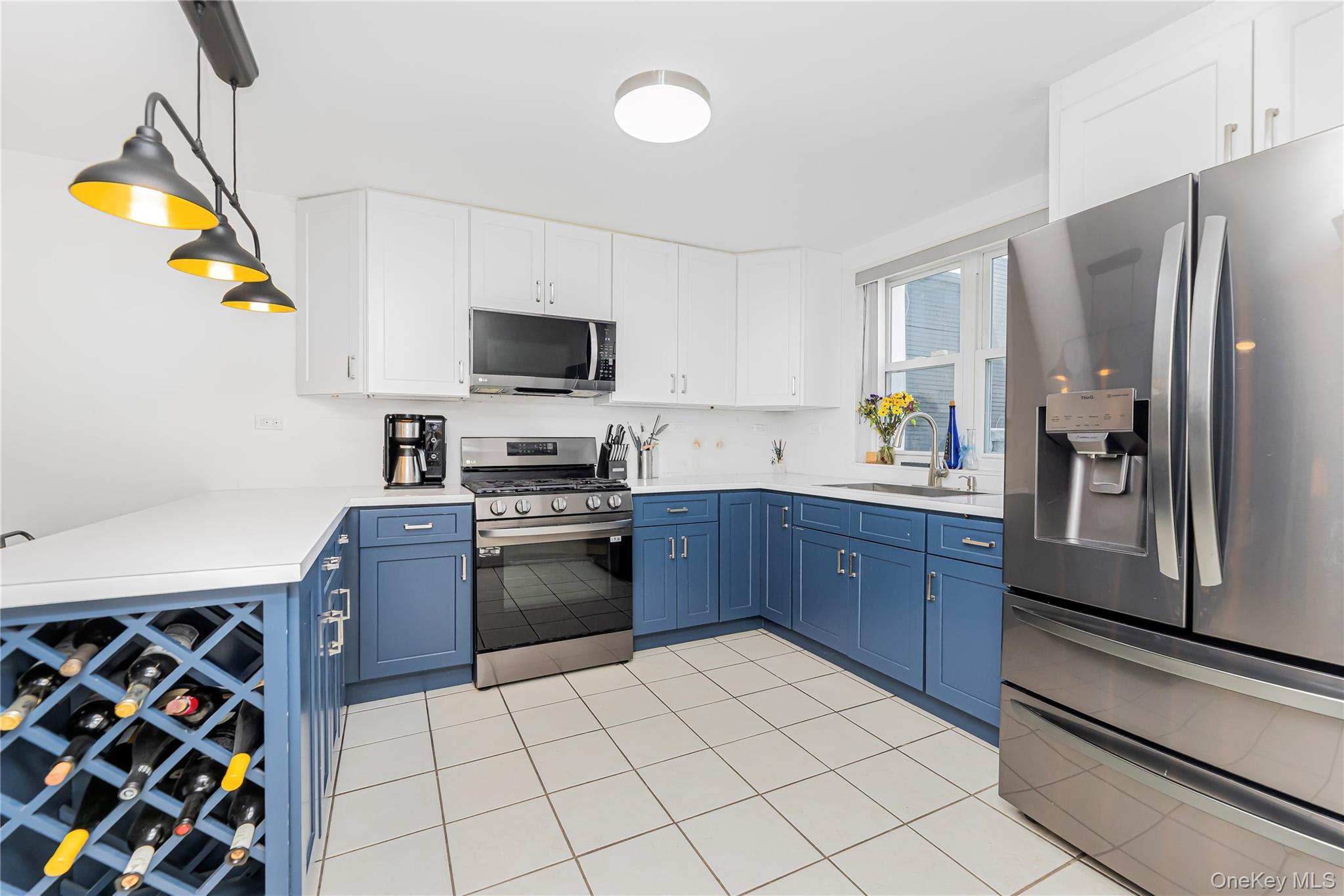 Single Family Calhoun Avenue  Bronx, NY 10465, MLS-1030465-10