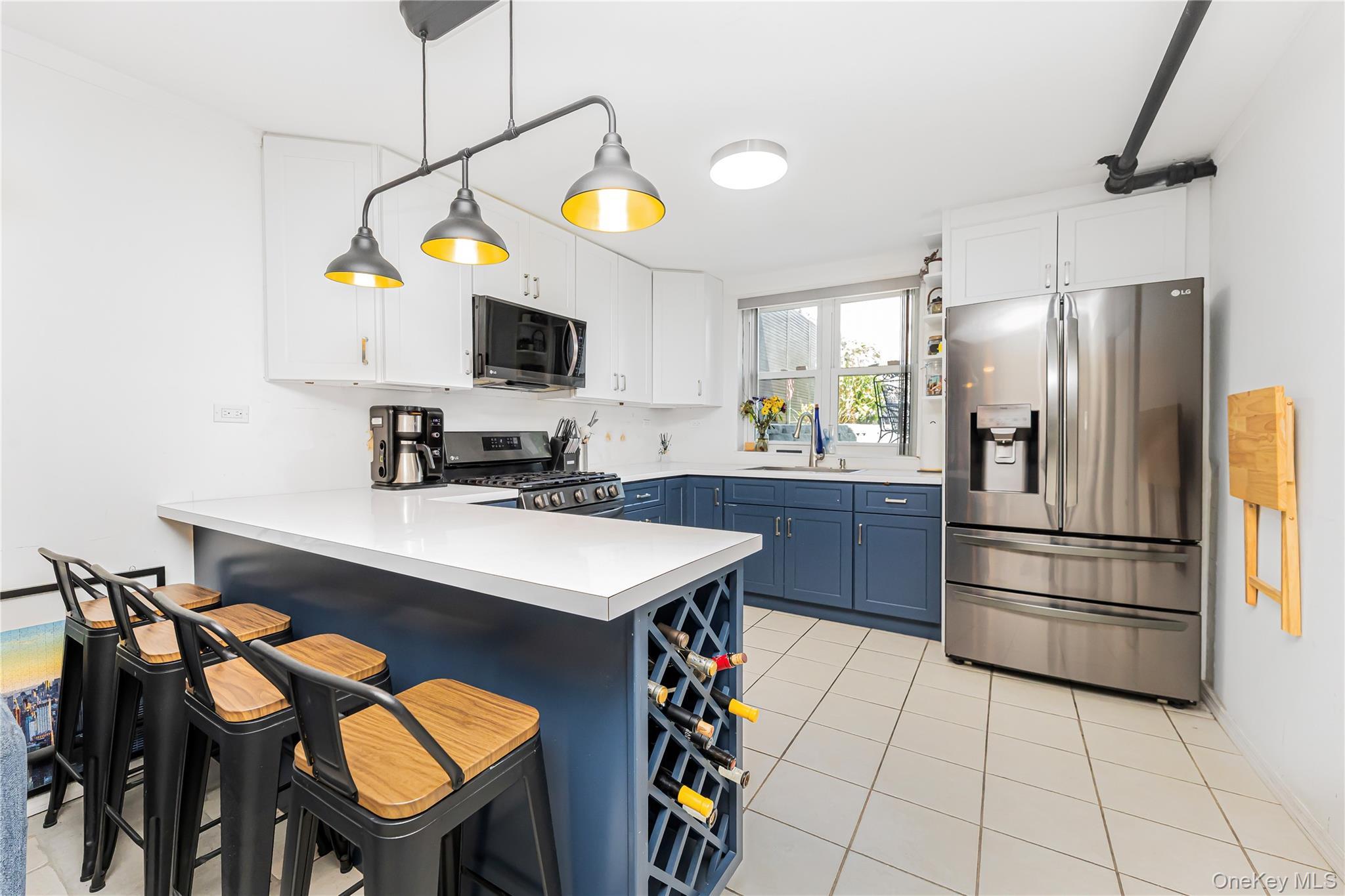 Single Family Calhoun Avenue  Bronx, NY 10465, MLS-1030465-11