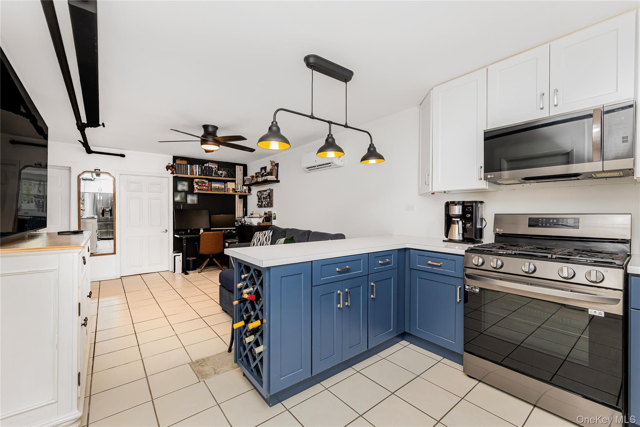 Single Family Calhoun Avenue  Bronx, NY 10465, MLS-1030465-12