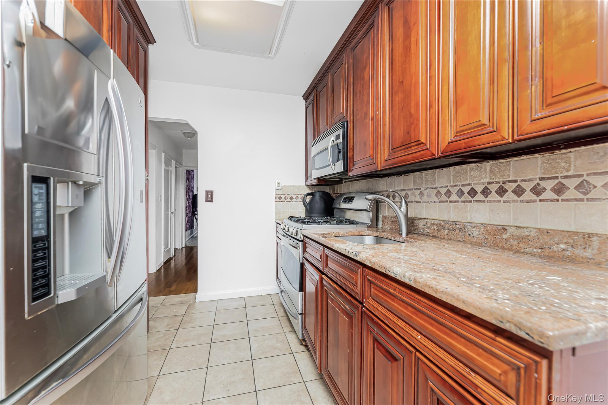 Single Family Calhoun Avenue  Bronx, NY 10465, MLS-1030465-16