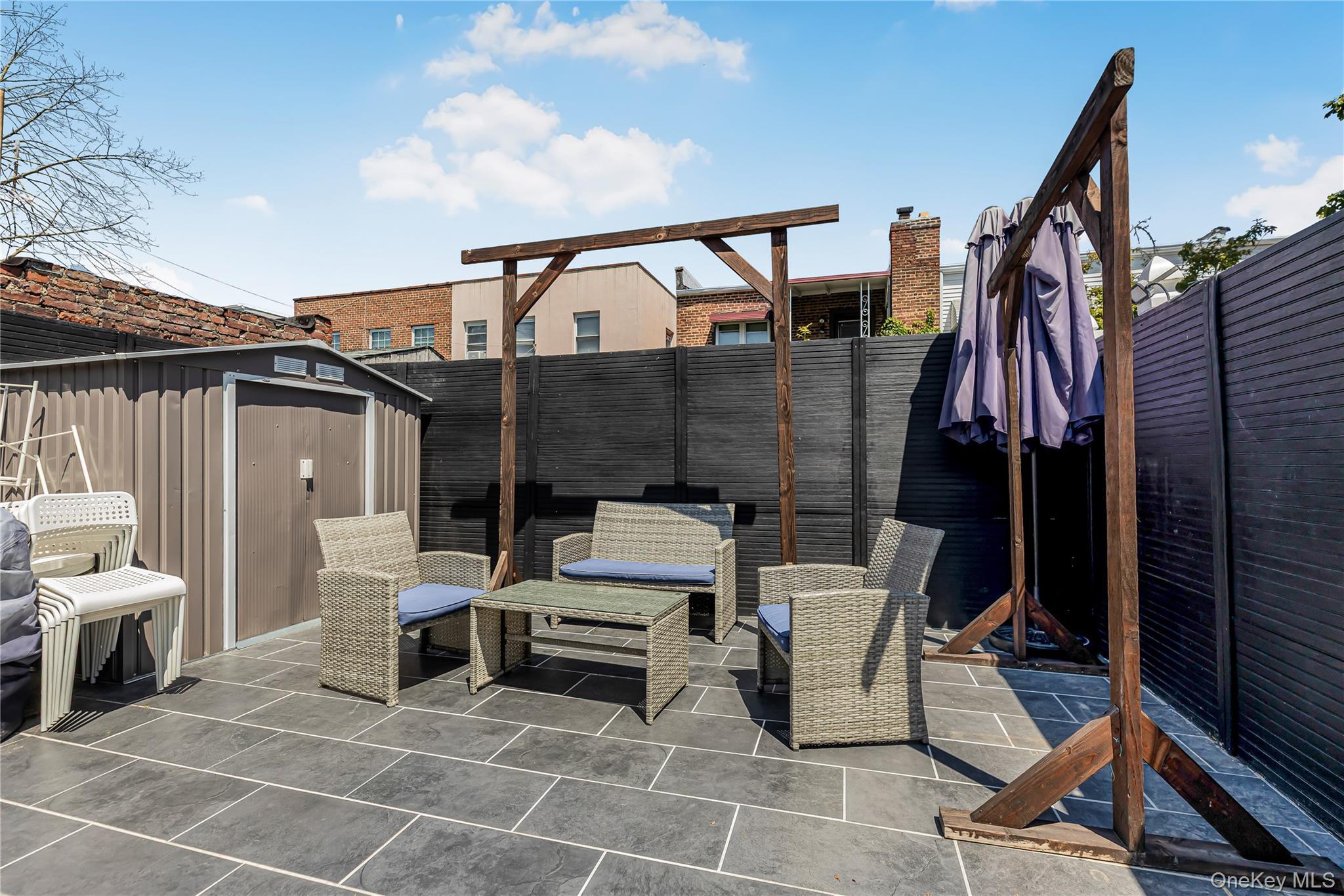 Single Family Calhoun Avenue  Bronx, NY 10465, MLS-1030465-4