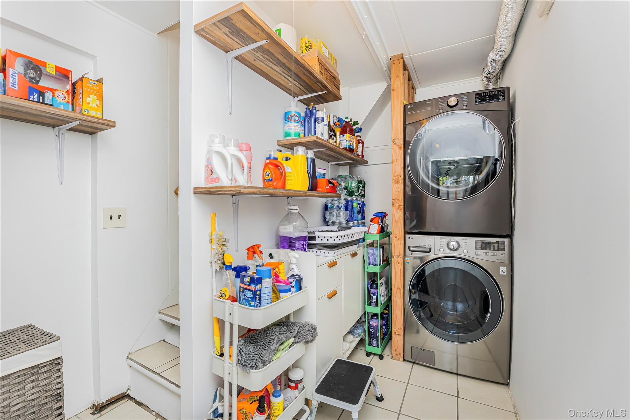 Single Family Calhoun Avenue  Bronx, NY 10465, MLS-1030465-8
