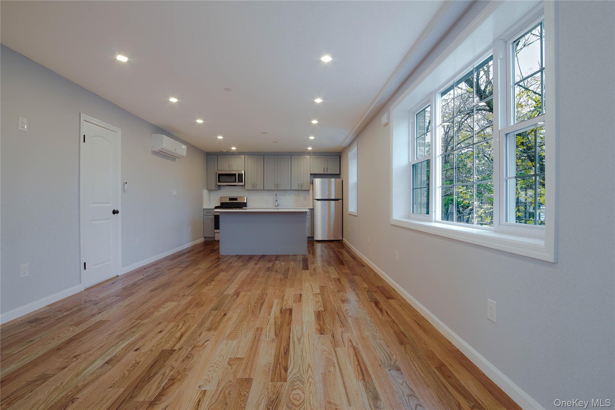 Single Family 70th Street Queens, NY 11385, MLS-1030467-22