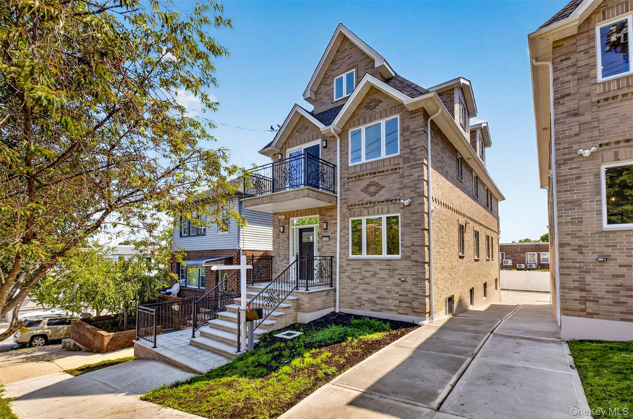 Single Family 125th Street  Queens, NY 11356, MLS-1030468-38