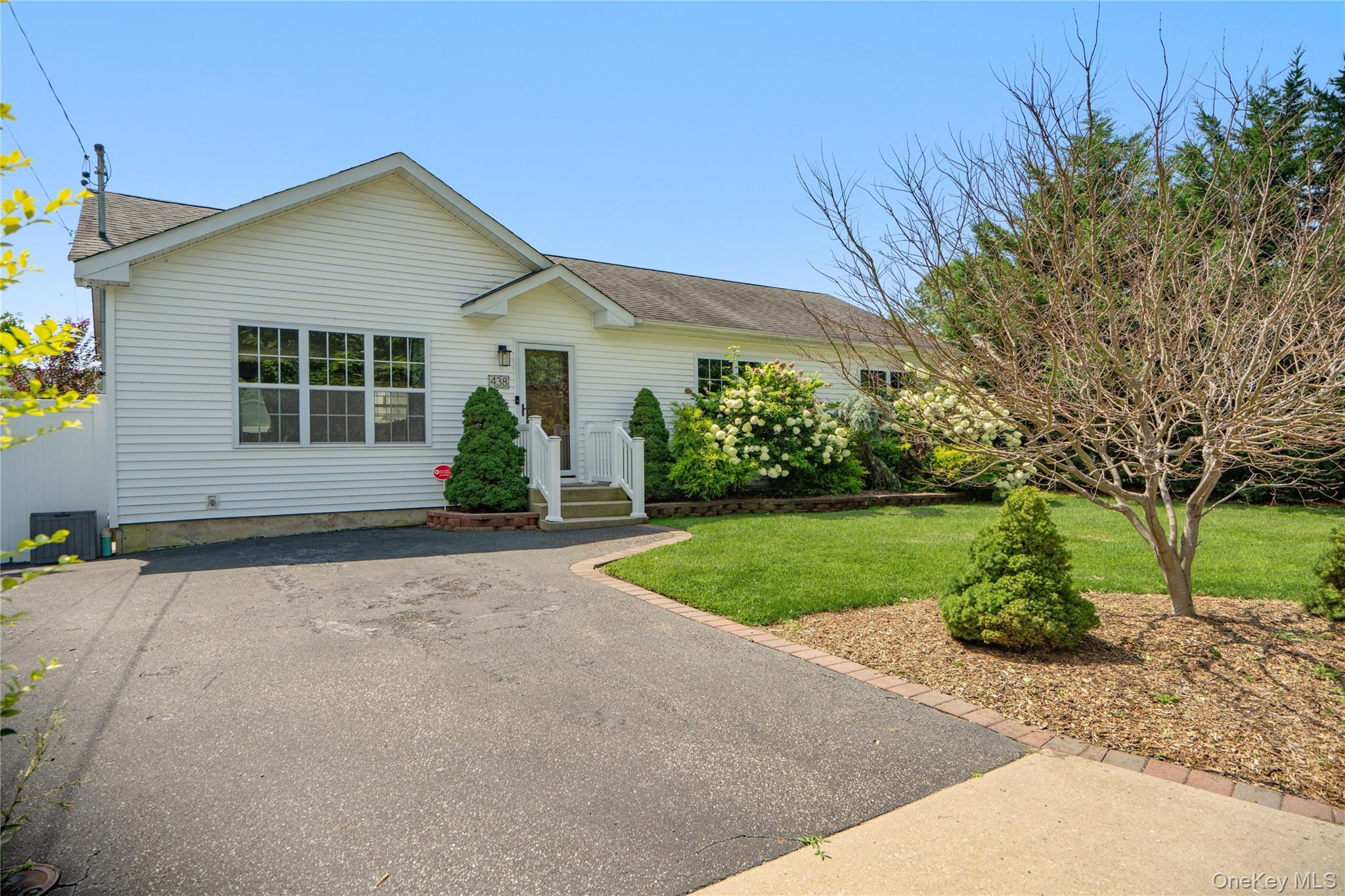 Single Family Richmond Boulevard Suffolk County, NY 11779, MLS-1030469-2