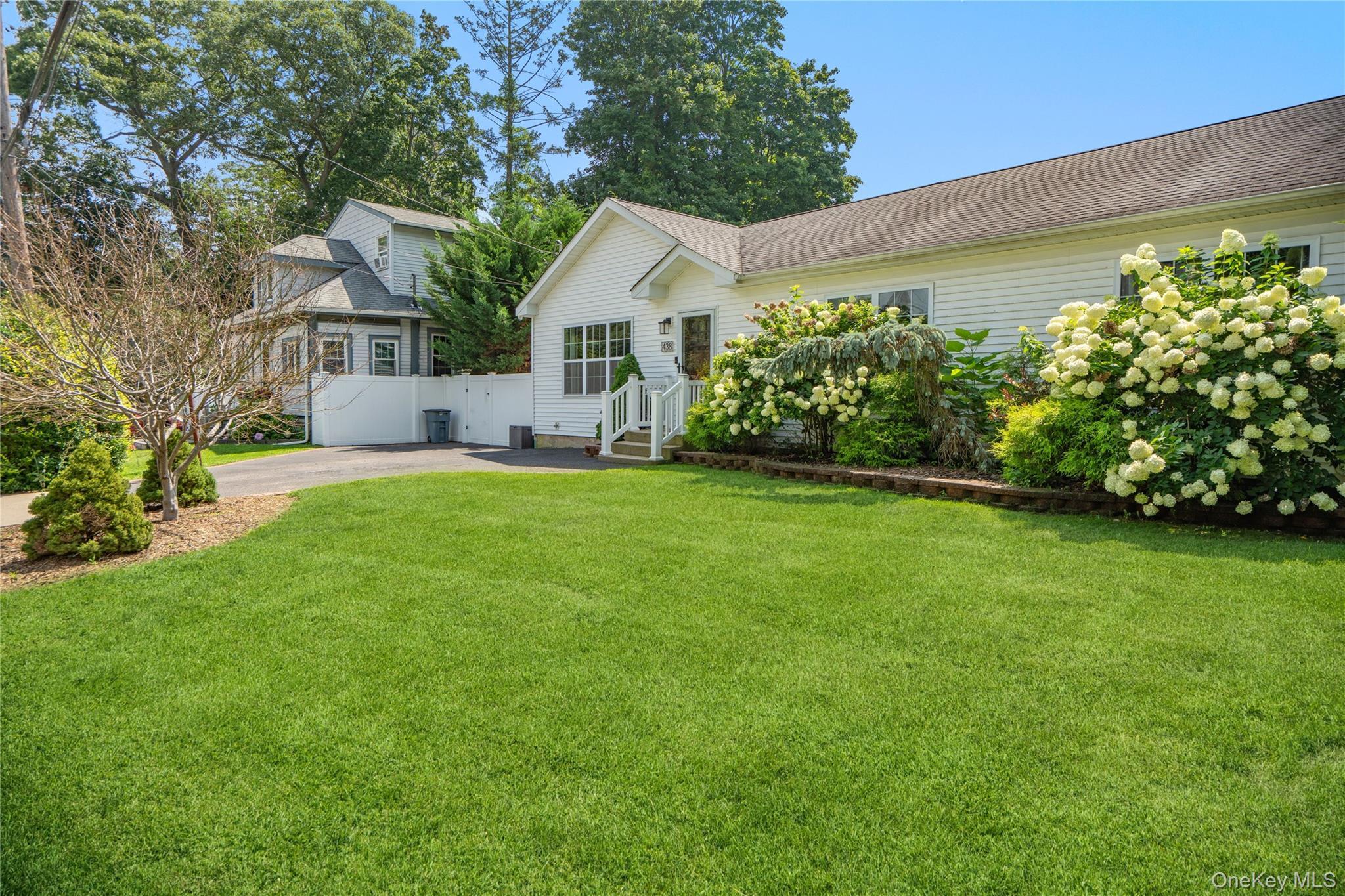 Single Family Richmond Boulevard Suffolk County, NY 11779, MLS-1030469-30