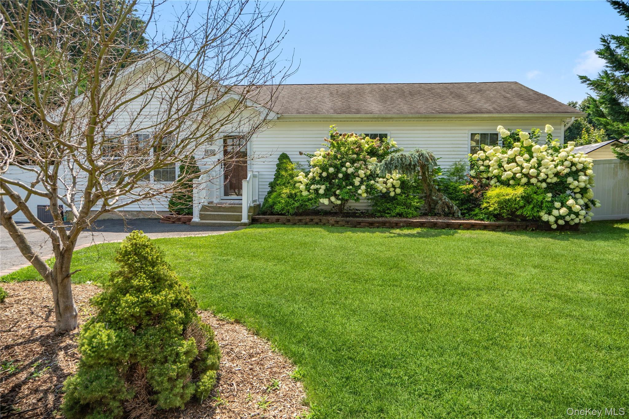 Single Family Richmond Boulevard Suffolk County, NY 11779, MLS-1030469-31