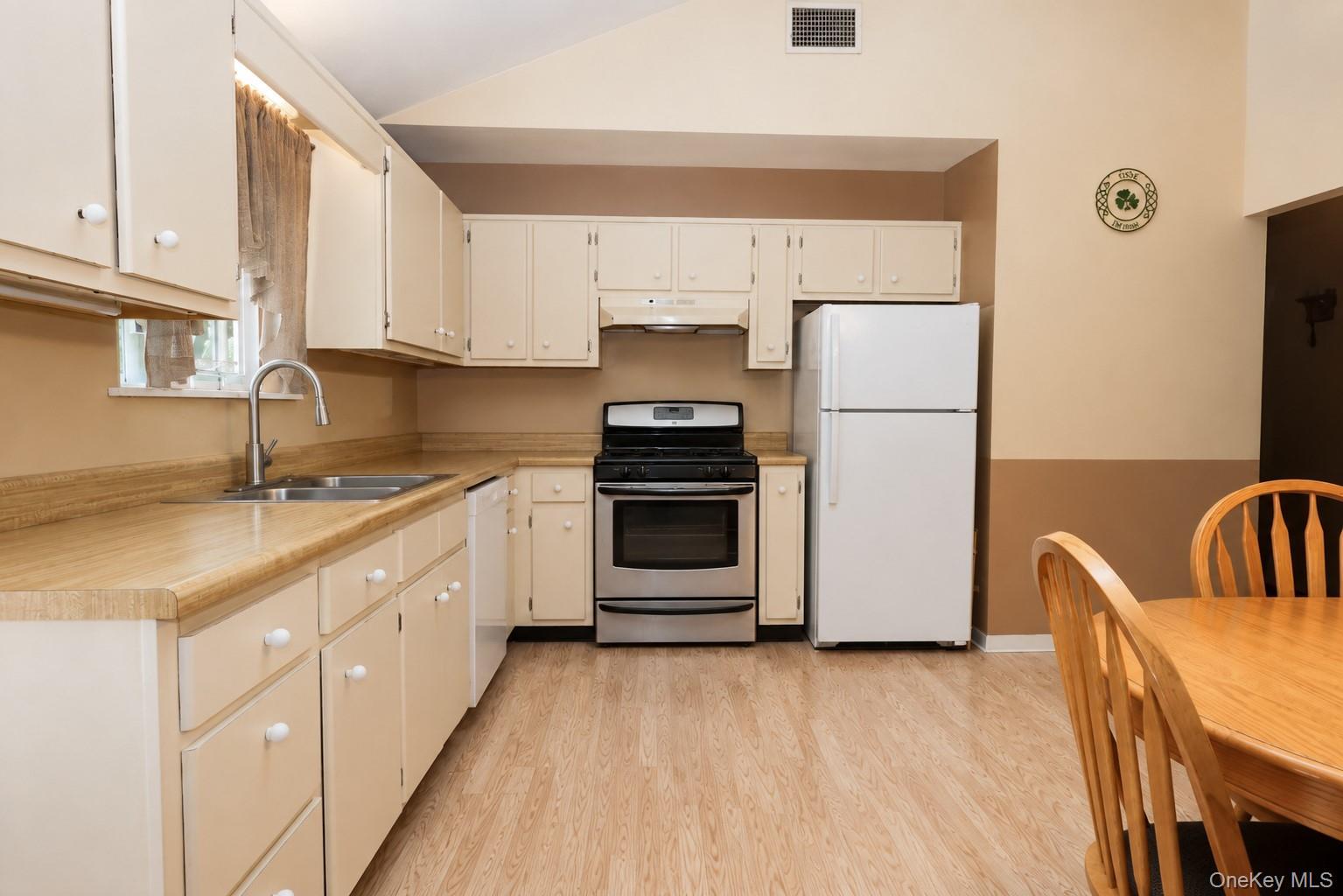 Single Family Sunrise Terrace Sullivan County, NY 12721, MLS-1030484-10