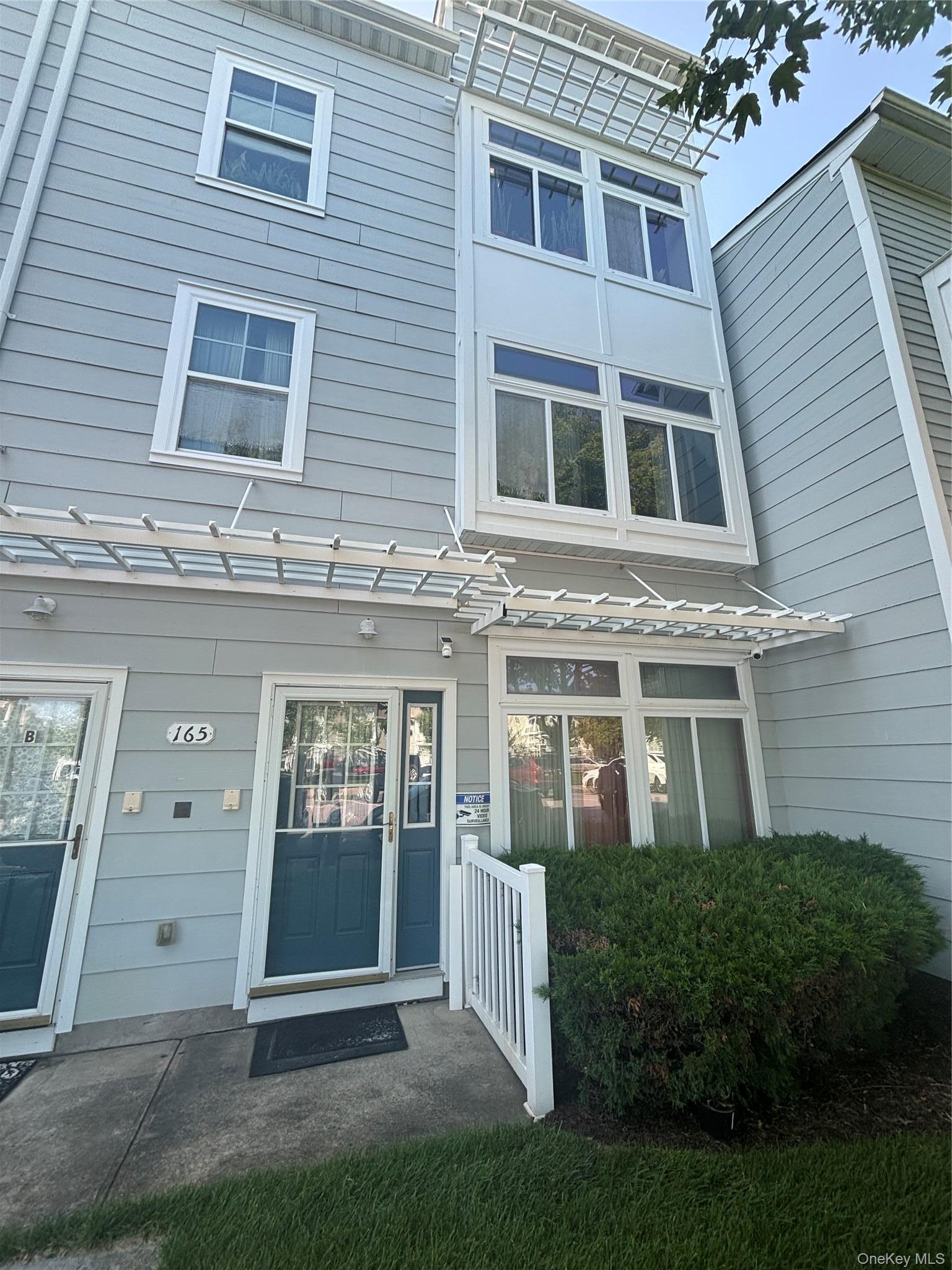Single Family Commodore Circle W  Queens, NY 11692, MLS-1030502-2