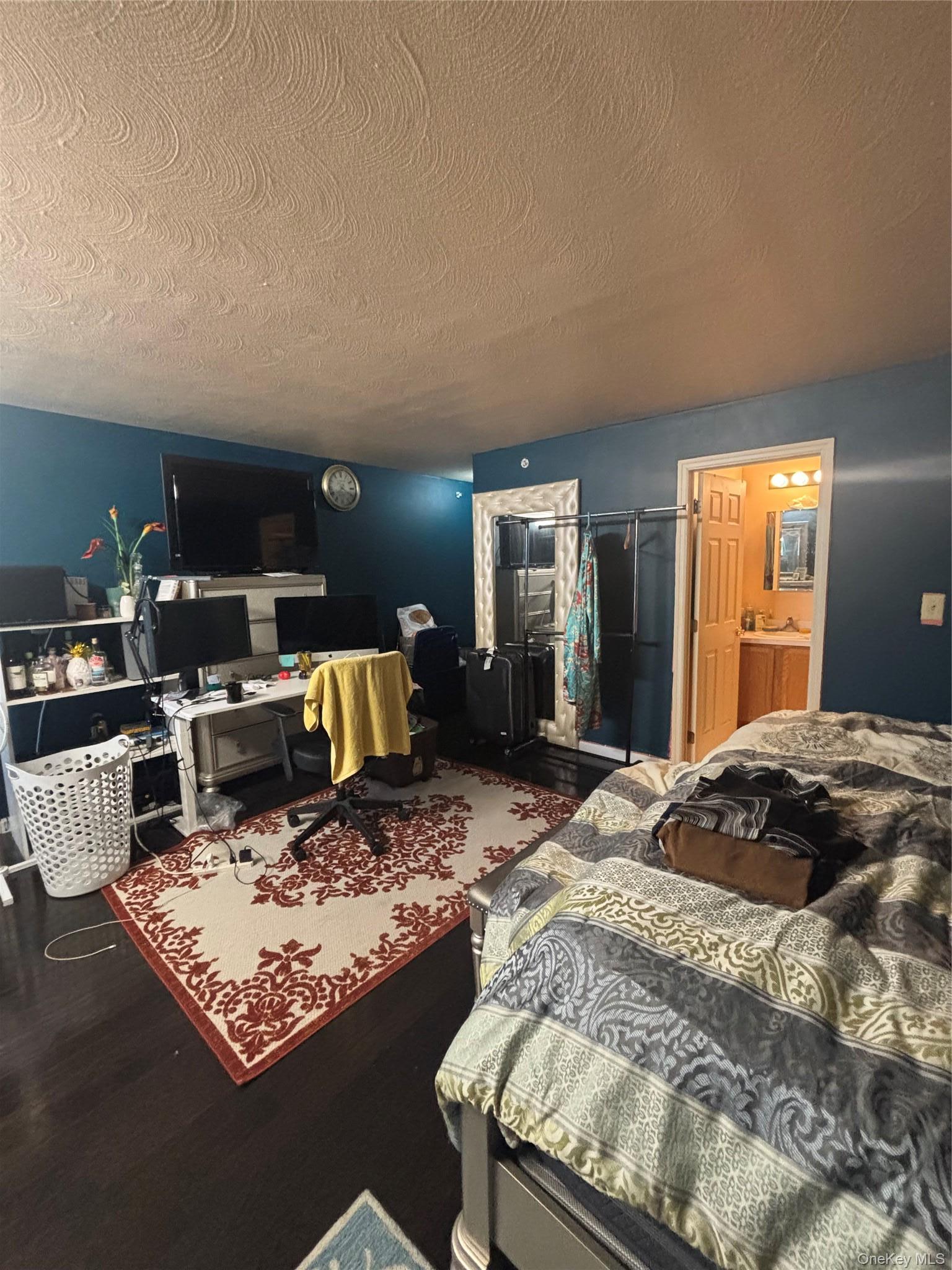 Single Family Commodore Circle W  Queens, NY 11692, MLS-1030502-21