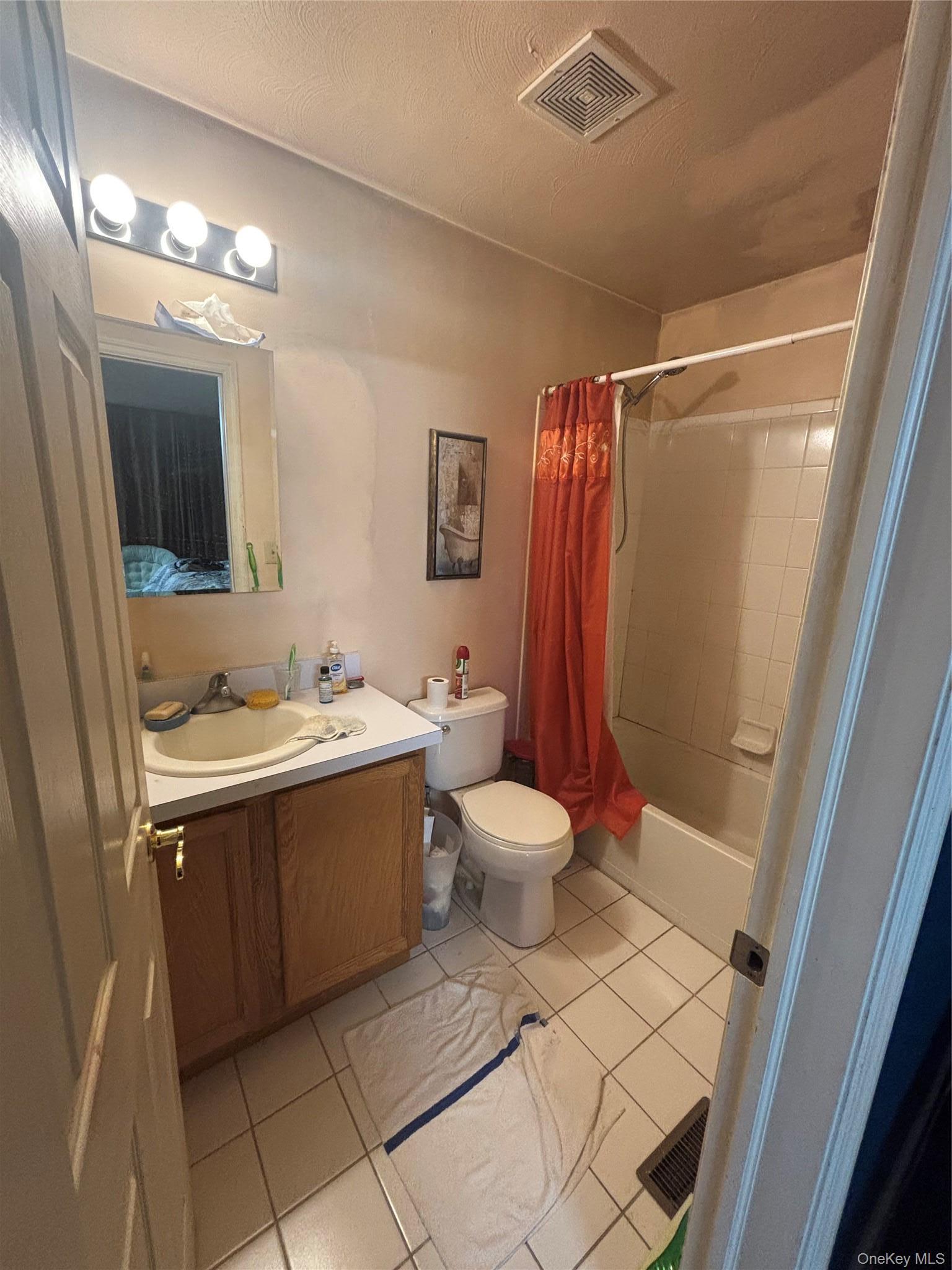Single Family Commodore Circle W  Queens, NY 11692, MLS-1030502-22