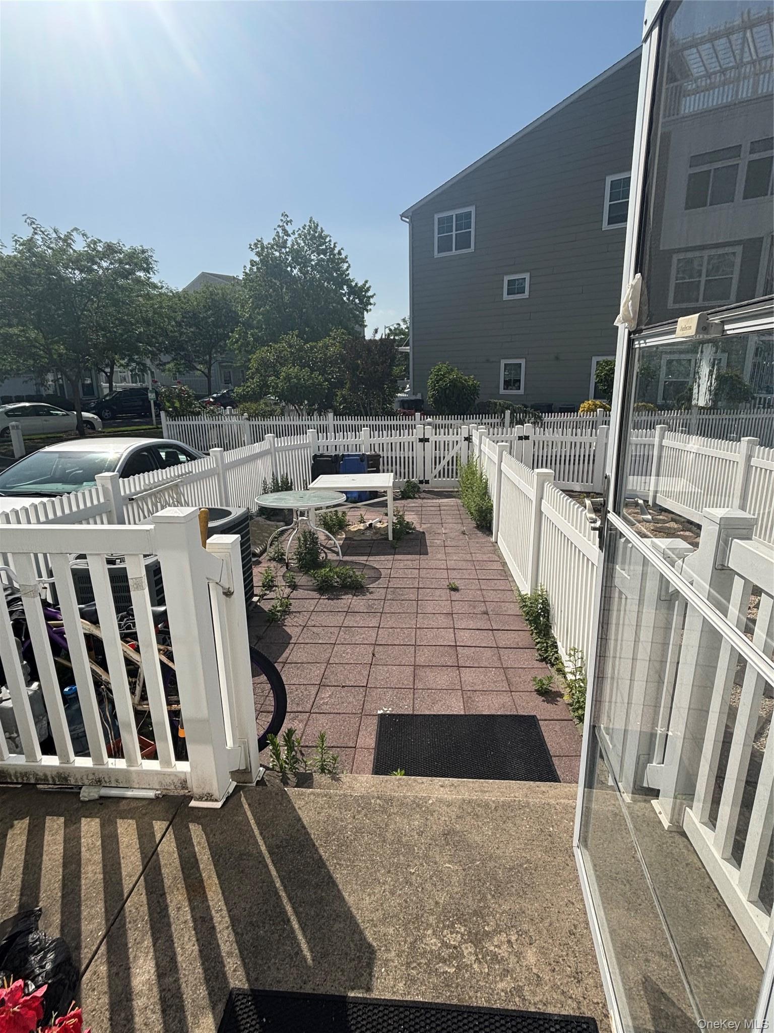 Single Family Commodore Circle W  Queens, NY 11692, MLS-1030502-27