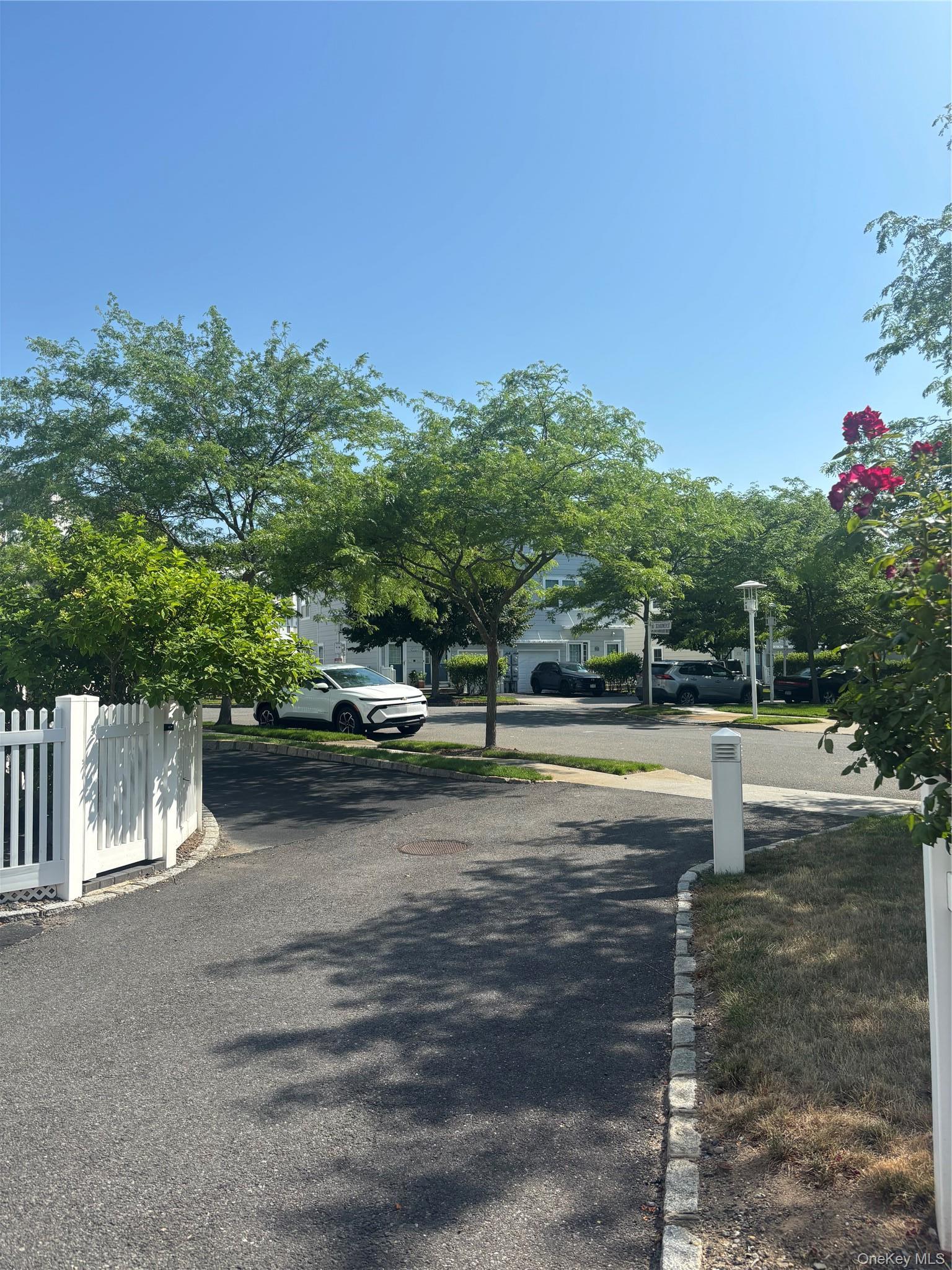 Single Family Commodore Circle W  Queens, NY 11692, MLS-1030502-5