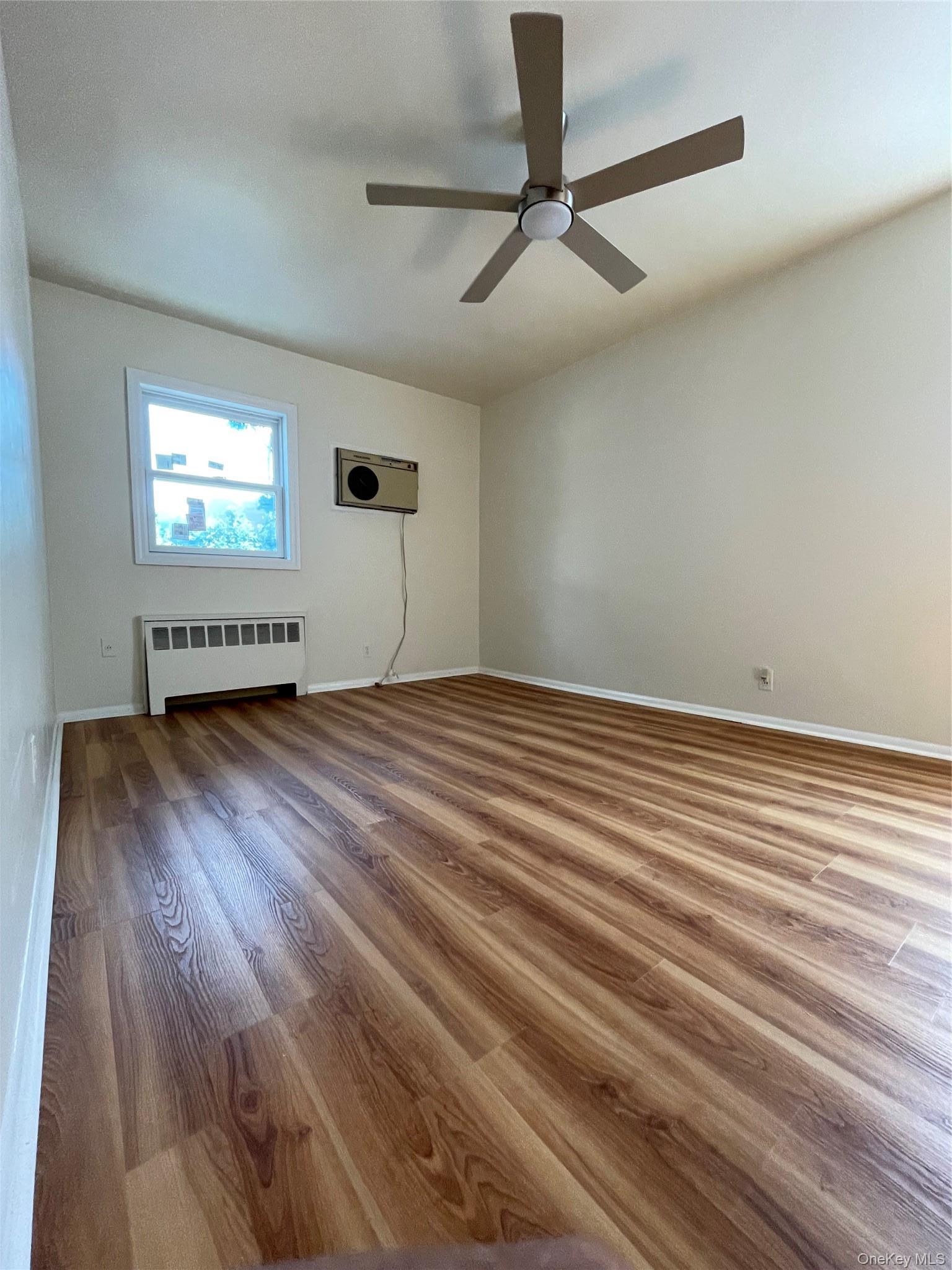Apartment 76th Avenue  Queens, NY 11366, MLS-1030506-4