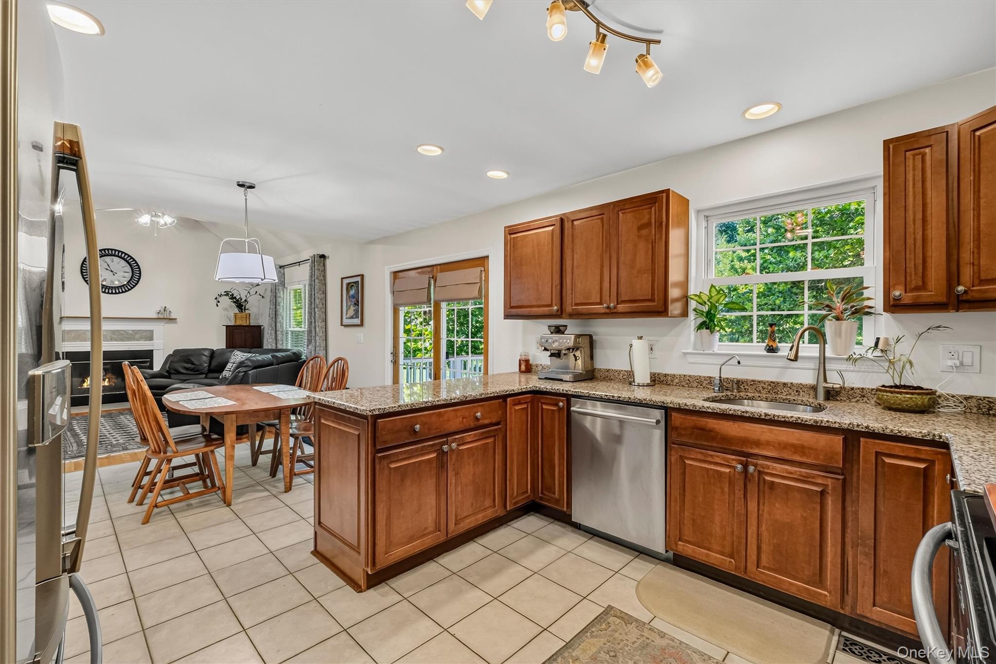 Single Family Meadowbrook Court Putnam County, NY 12563, MLS-1030520-10
