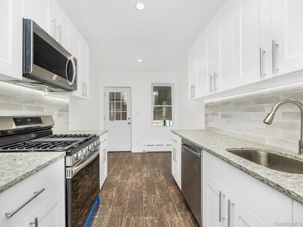 Single Family Gunther Avenue Bronx, NY 10469, MLS-1030543-14