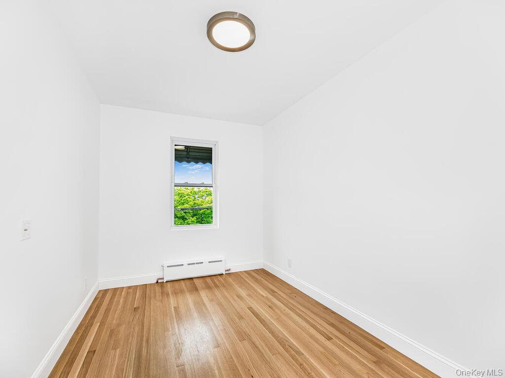 Single Family Gunther Avenue Bronx, NY 10469, MLS-1030543-16