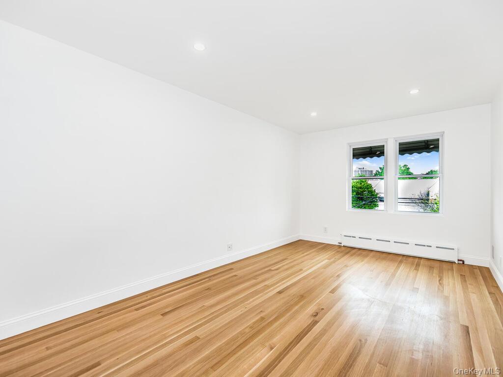 Single Family Gunther Avenue Bronx, NY 10469, MLS-1030543-20
