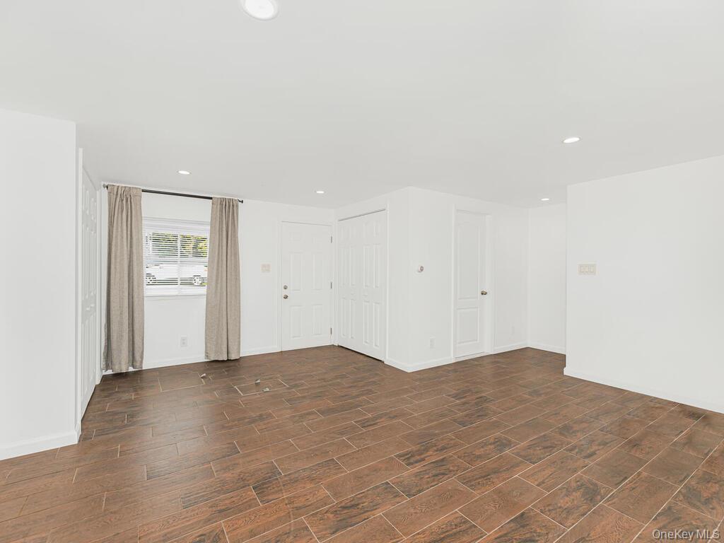 Single Family Gunther Avenue Bronx, NY 10469, MLS-1030543-22