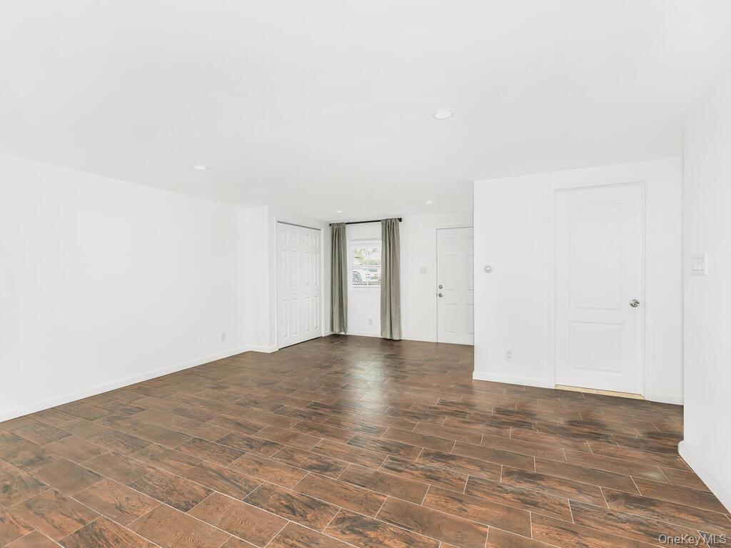 Single Family Gunther Avenue Bronx, NY 10469, MLS-1030543-23